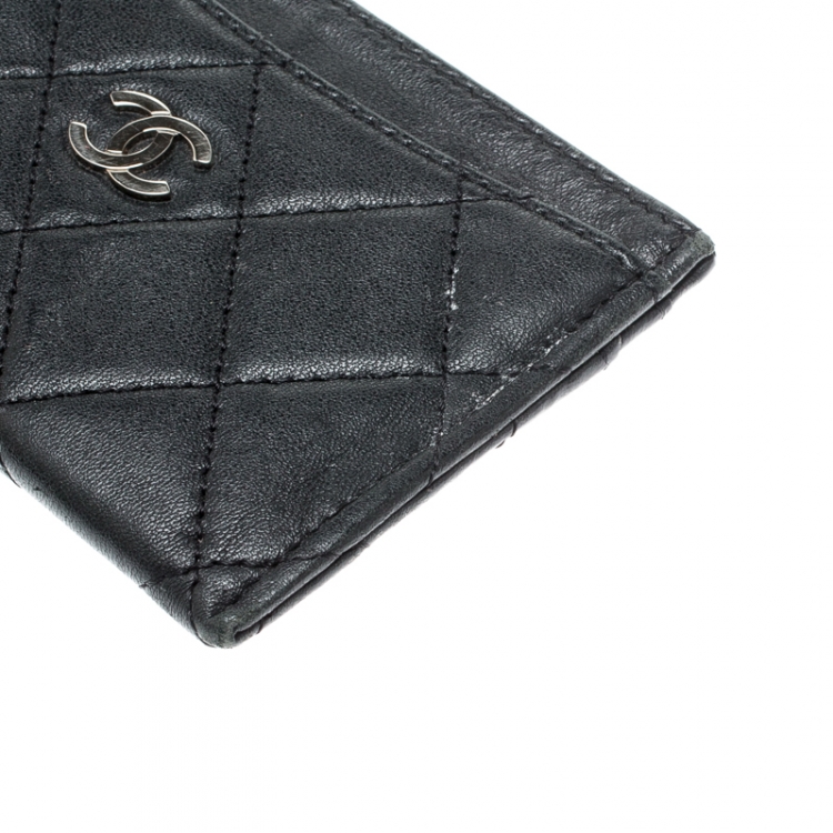 Pre Owned Chanel Black Quilted Leather Classic Card Holder