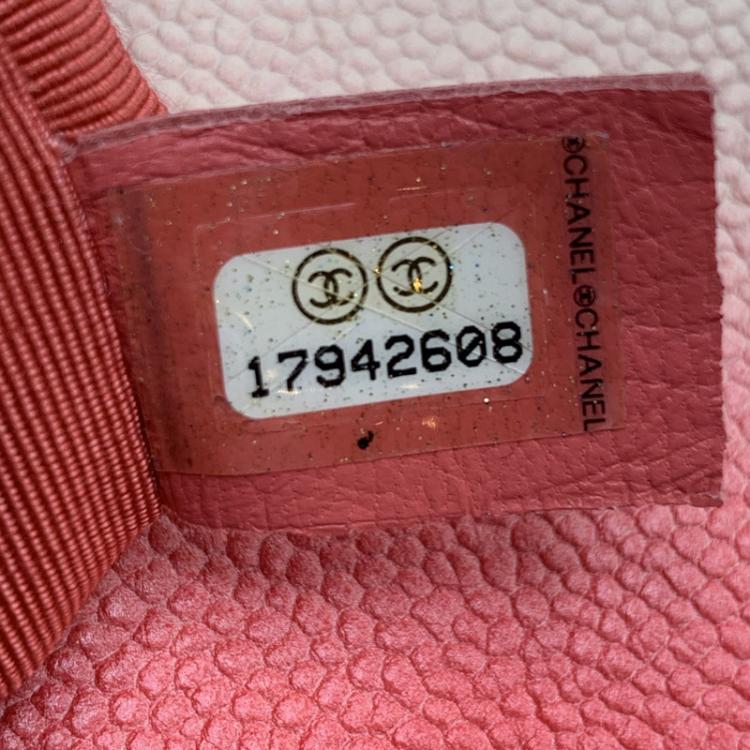 Pre Owned Chanel White/Red Quilted Caviar Leather Jumbo Ombre Single Flap Bag