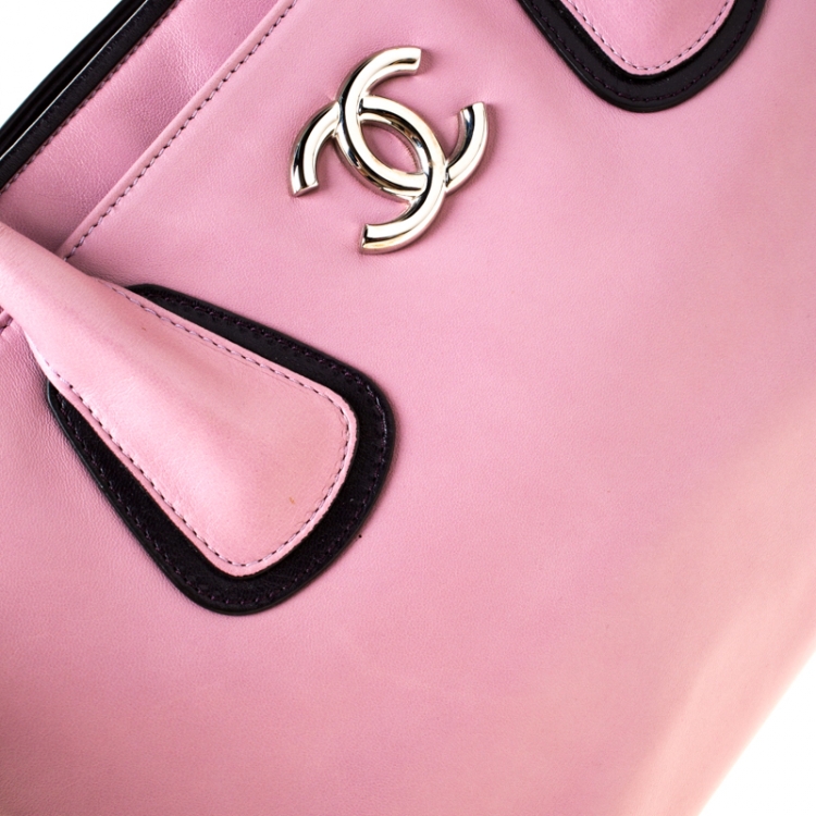 Pre Owned Chanel Pink Leather Cerf Shopper Tote