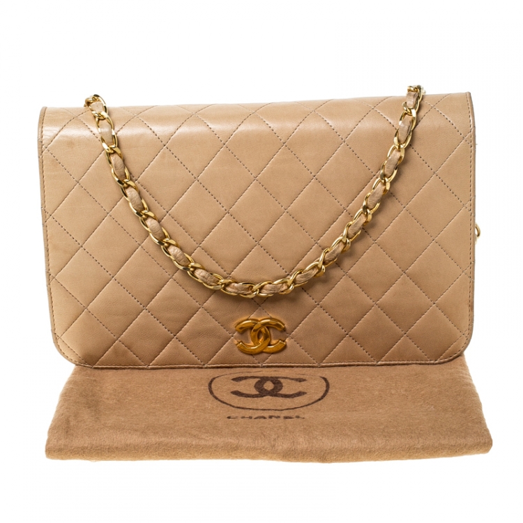 مملوكة مسبقًا Chanel Beige Quilted Leather Vintage Flap Bag