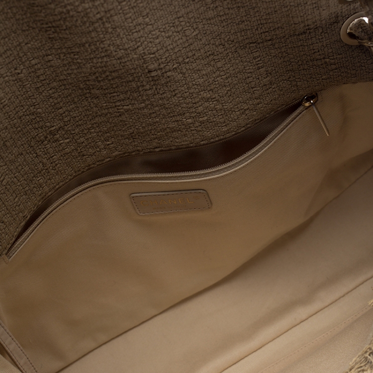 Pre Owned Chanel Beige Diamond Stitch Tweed Maxi Nature Flap Bag                  