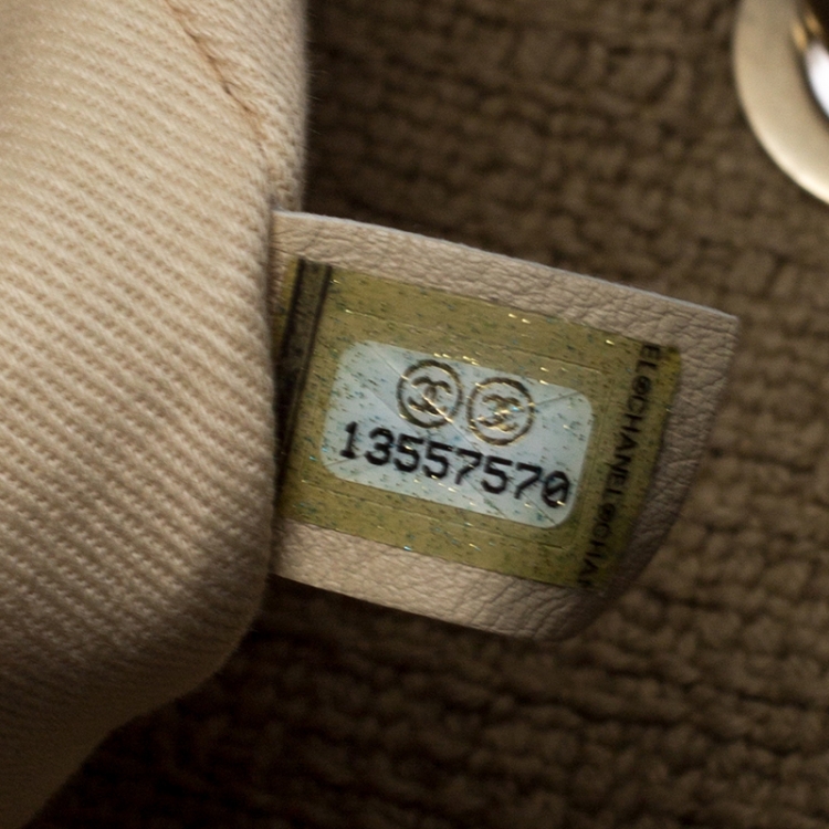 Pre Owned Chanel Beige Diamond Stitch Tweed Maxi Nature Flap Bag                  