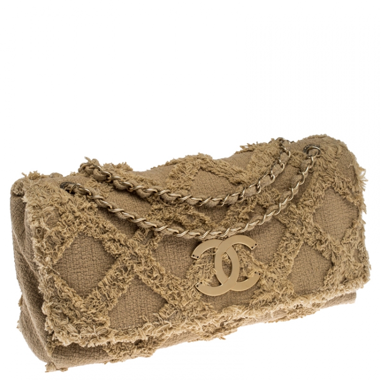 Pre Owned Chanel Beige Diamond Stitch Tweed Maxi Nature Flap Bag                  
