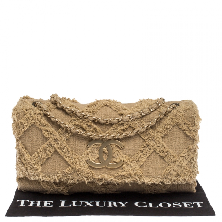 Pre Owned Chanel Beige Diamond Stitch Tweed Maxi Nature Flap Bag                  