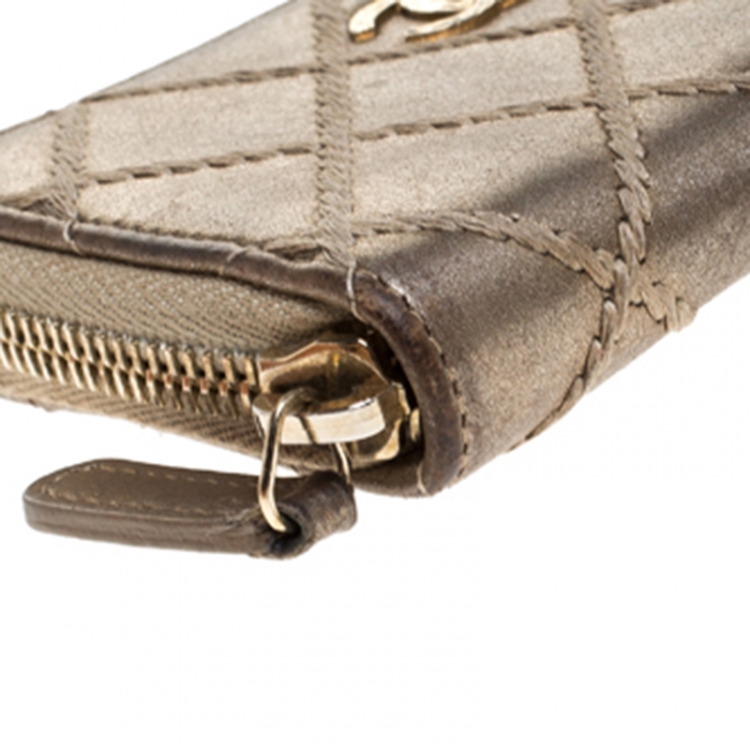 Pre Owned Chanel Gold Quilted Leather Zip Around Coin Purse
