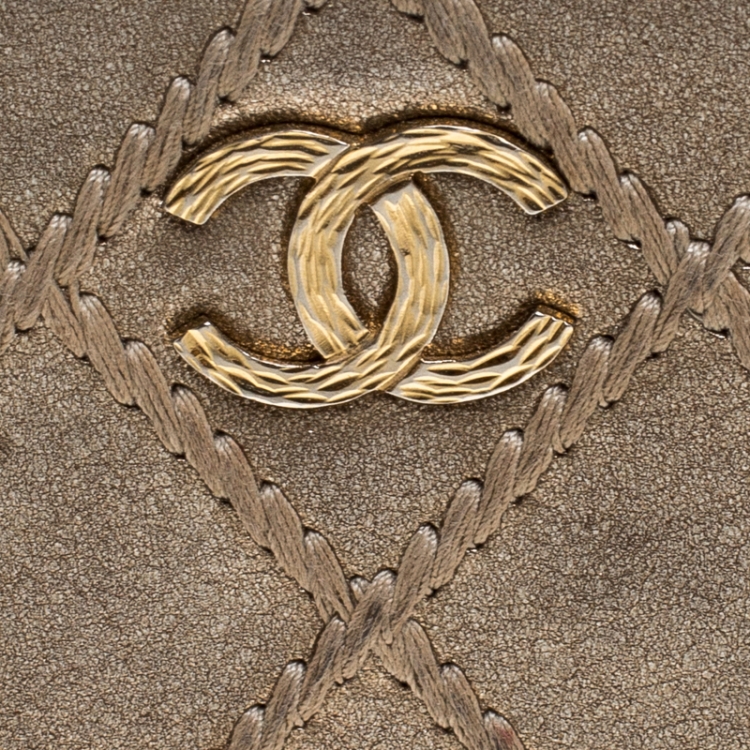 Pre Owned Chanel Gold Quilted Leather Zip Around Coin Purse