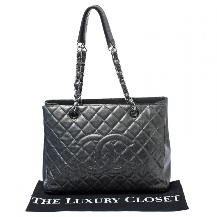 Pre Owned Chanel Metallic Grey Quilted Caviar Leather Grand Shopper Tote