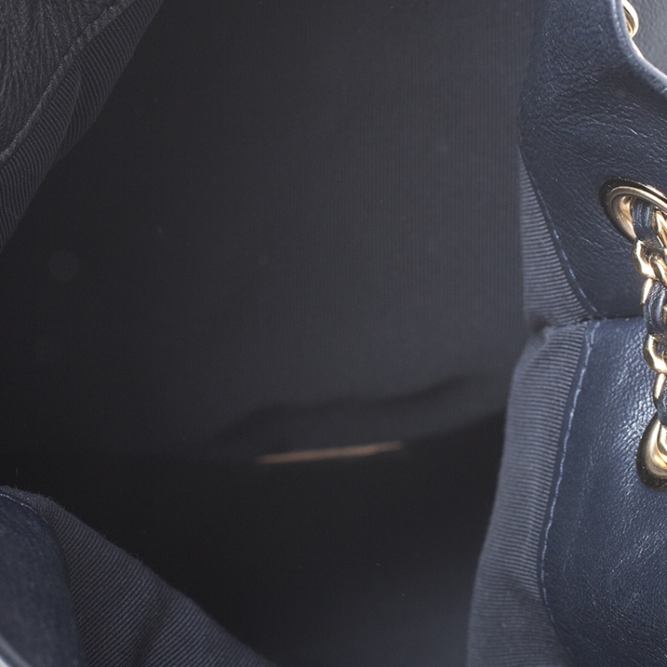 مملوكة مسبقًا Chanel Navy Blue Quilted Leather Large Seoul Backpack