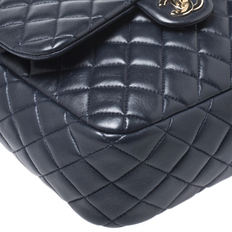 مملوكة مسبقًا Chanel Navy Blue Quilted Leather Large Seoul Backpack