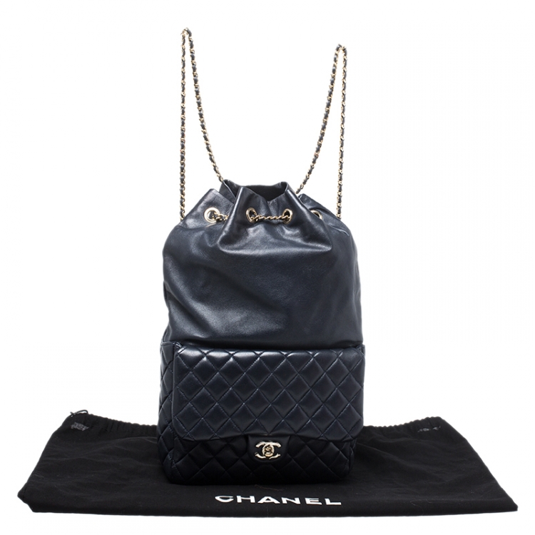 مملوكة مسبقًا Chanel Navy Blue Quilted Leather Large Seoul Backpack