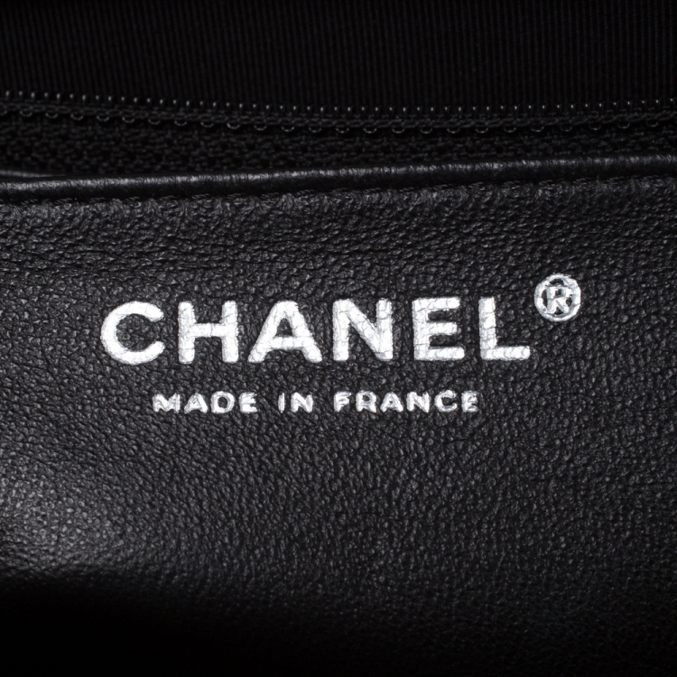 Pre Owned Chanel Black Quilted Caviar Leather Jumbo Classic Single Flap Bag