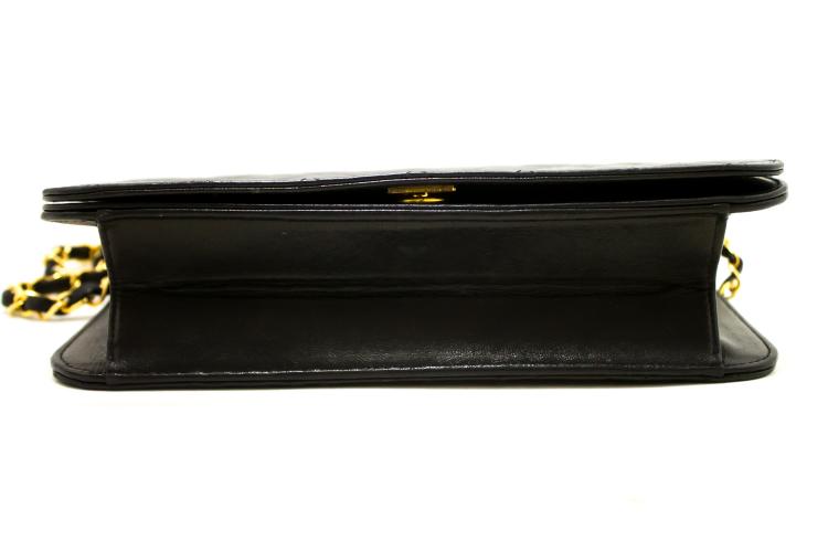 مملوكة مسبقًا Chanel Black Quilted Leather Vintage Full Flap Bag