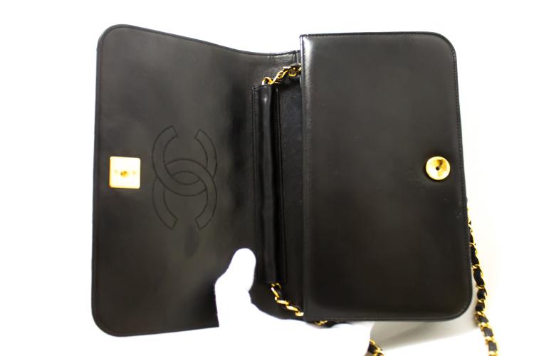 مملوكة مسبقًا Chanel Black Quilted Leather Vintage Full Flap Bag