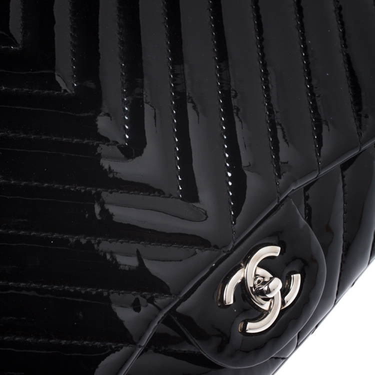 Pre Owned Chanel Black Chevron Patent Leather Maxi Classic Single Flap Bag