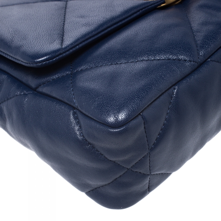 مملوكة مسبقًا Chanel Blue Quilted Leather 19 Flap Bag