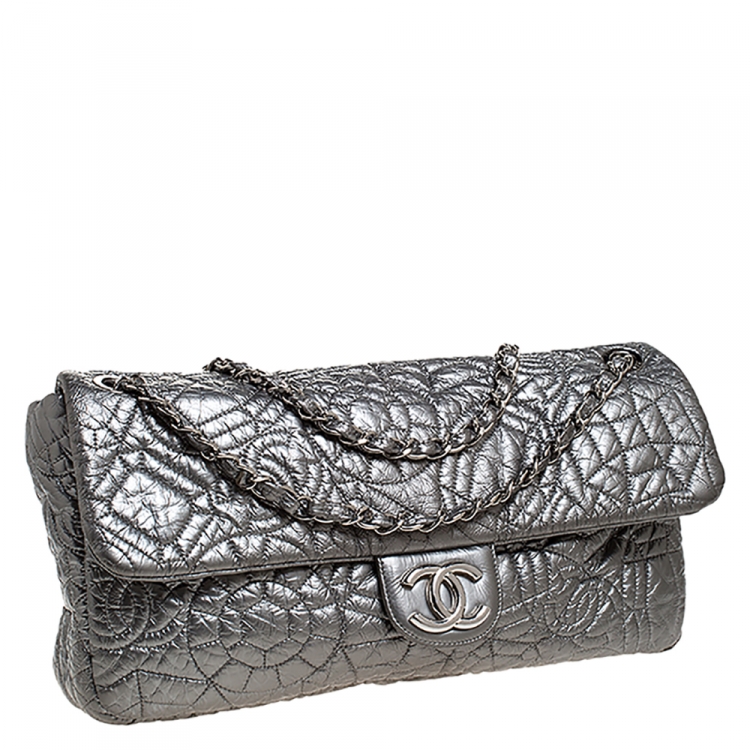 Pre Owned Chanel Metallic Grey Vinyl Rock in Moscow Flap Bag