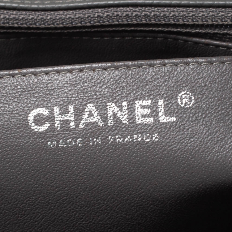 Pre Owned Chanel Grey Quilted Caviar Leather Jumbo Classic Single Flap Bag