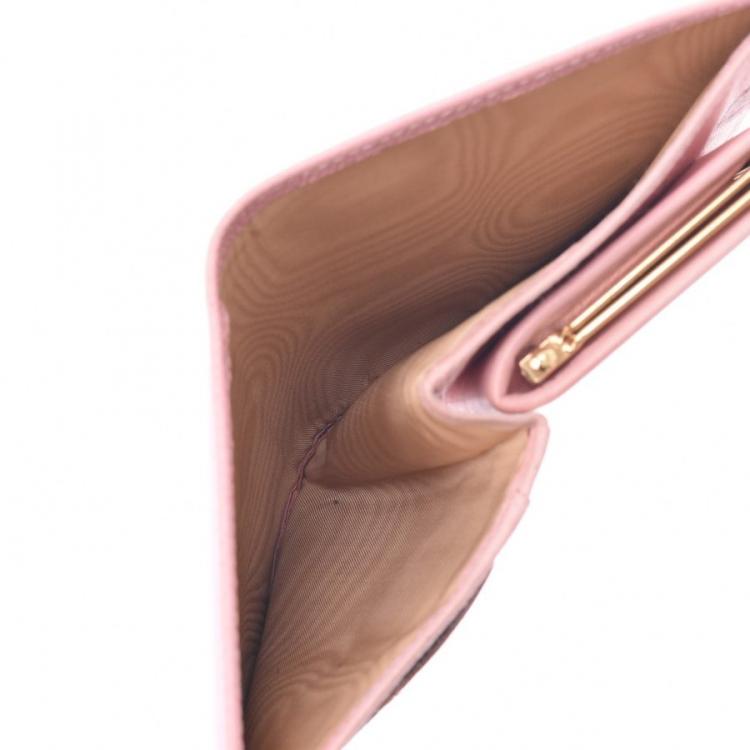مملوكة مسبقًا Chanel Pink Caviar Leather Small Bifold Wallet 