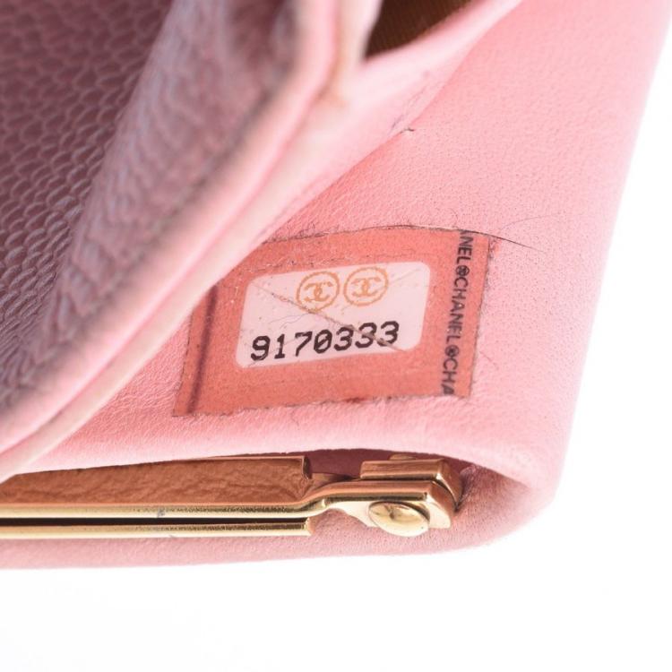 مملوكة مسبقًا Chanel Pink Caviar Leather Small Bifold Wallet 