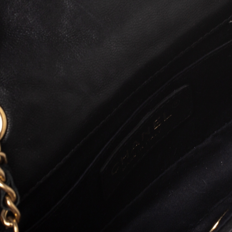 Pre Owned Chanel Black Quilted Leather Charms CC Mini Single Flap Bag