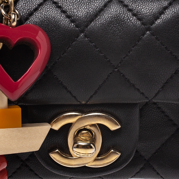 Pre Owned Chanel Black Quilted Leather Charms CC Mini Single Flap Bag