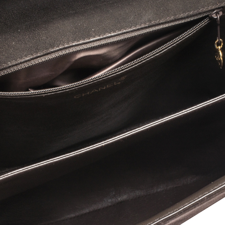 مملوكة مسبقًا Chanel Dark Brown Quilted Suede Vintage Flap Bag