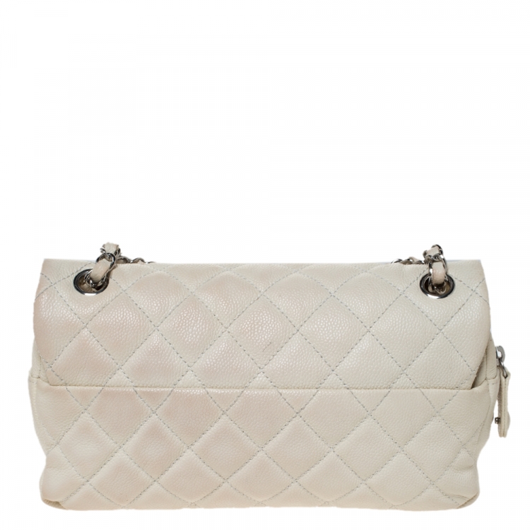 مملوكة مسبقًا Chanel White Caviar Leather Easy Medium Flap Shoulder Bag