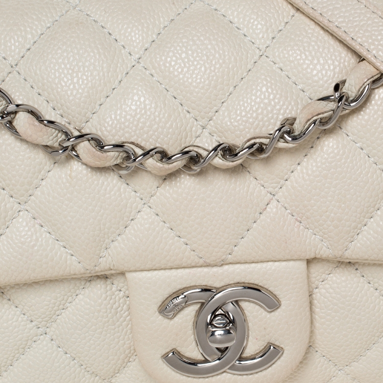مملوكة مسبقًا Chanel White Caviar Leather Easy Medium Flap Shoulder Bag
