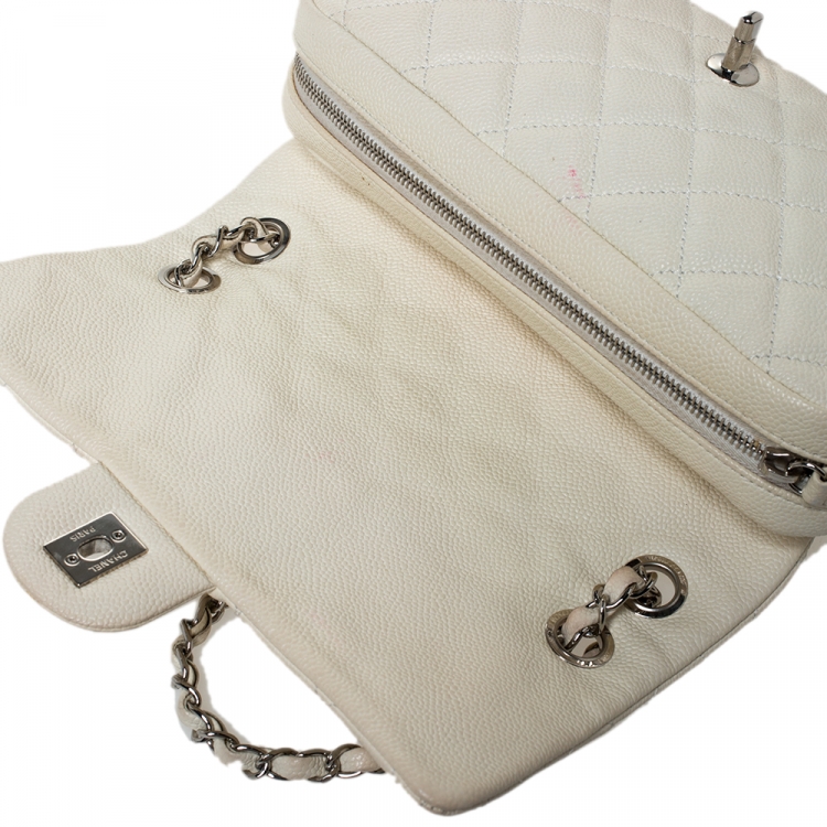 مملوكة مسبقًا Chanel White Caviar Leather Easy Medium Flap Shoulder Bag