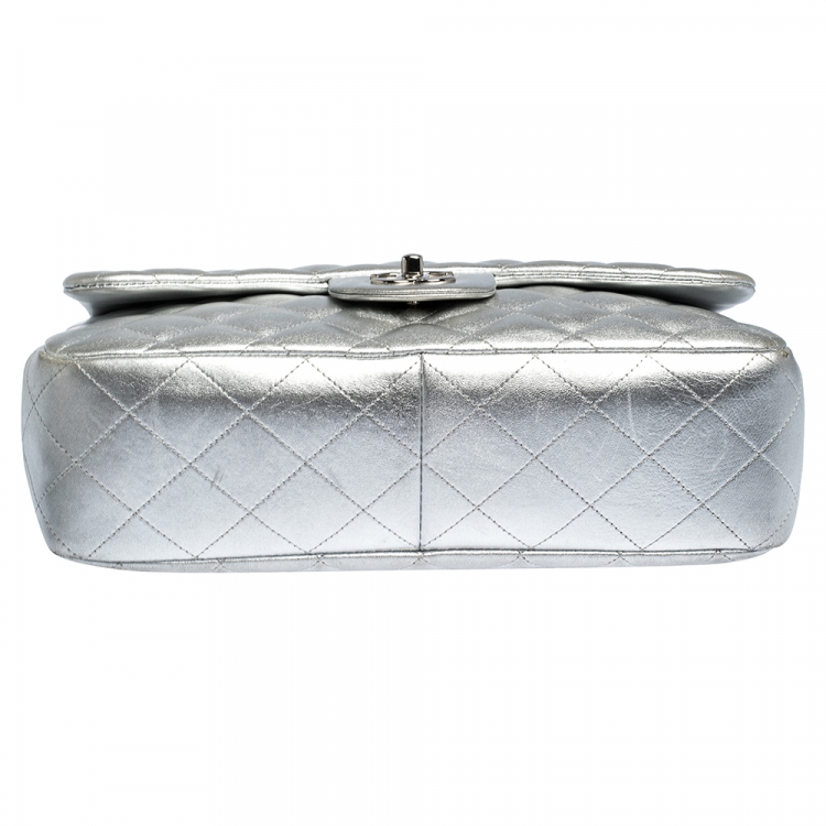 Pre Owned Chanel Silver Quilted Leather Jumbo Classic Single Flap Bag