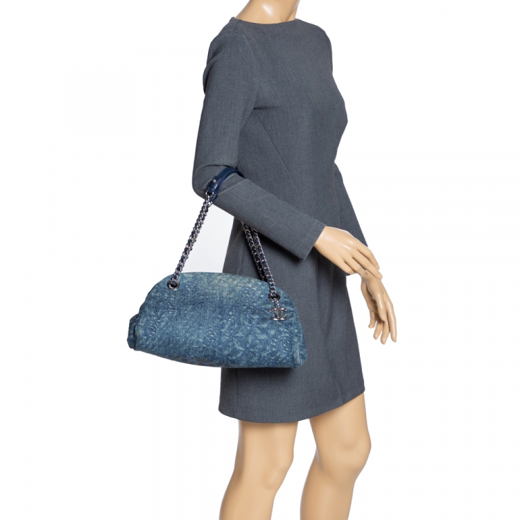 Pre Owned Chanel Blue Camellia Embroidered Denim Just Mademoiselle Bowling Bag
