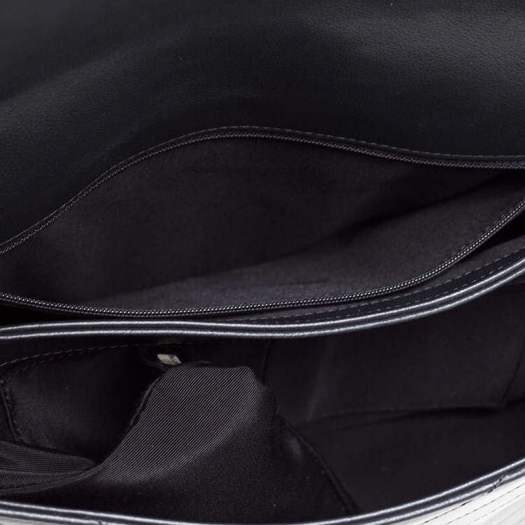 Pre Owned Chanel Black Chevron Leather Medium Chic Flap Bag