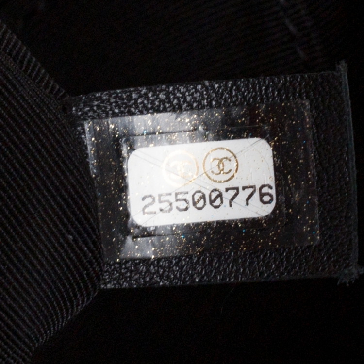 Pre Owned Chanel Black Chevron Leather Medium Chic Flap Bag