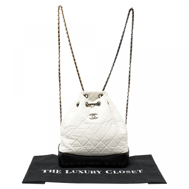 مملوكة مسبقًا Chanel White/Black Aged Quilted Leather Small Gabrielle Backpack