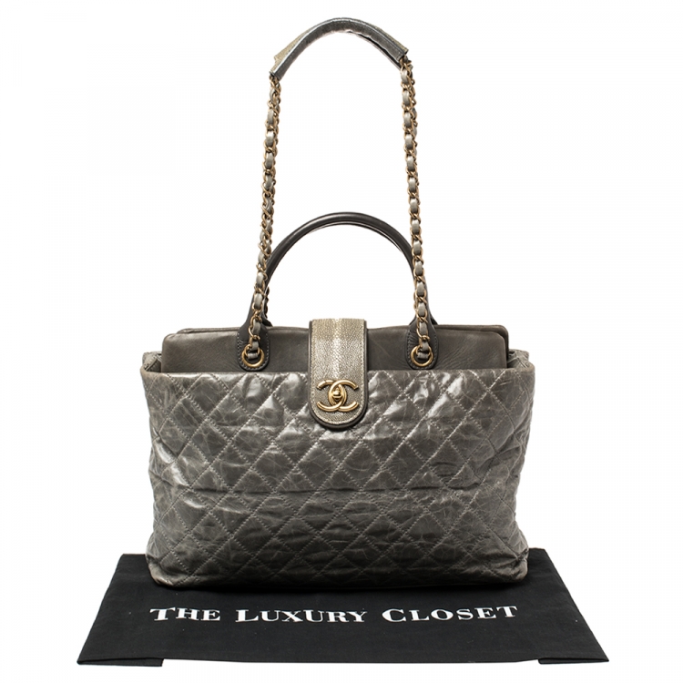 Pre Owned Chanel Grey Quilted Leather and Stingray CC Bindi Shopper Tote