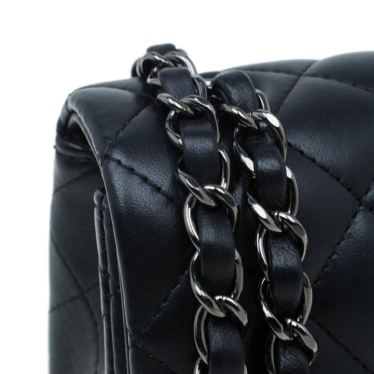 Pre Owned Chanel Black Quilted Leather New Mini Classic Single Flap Bag