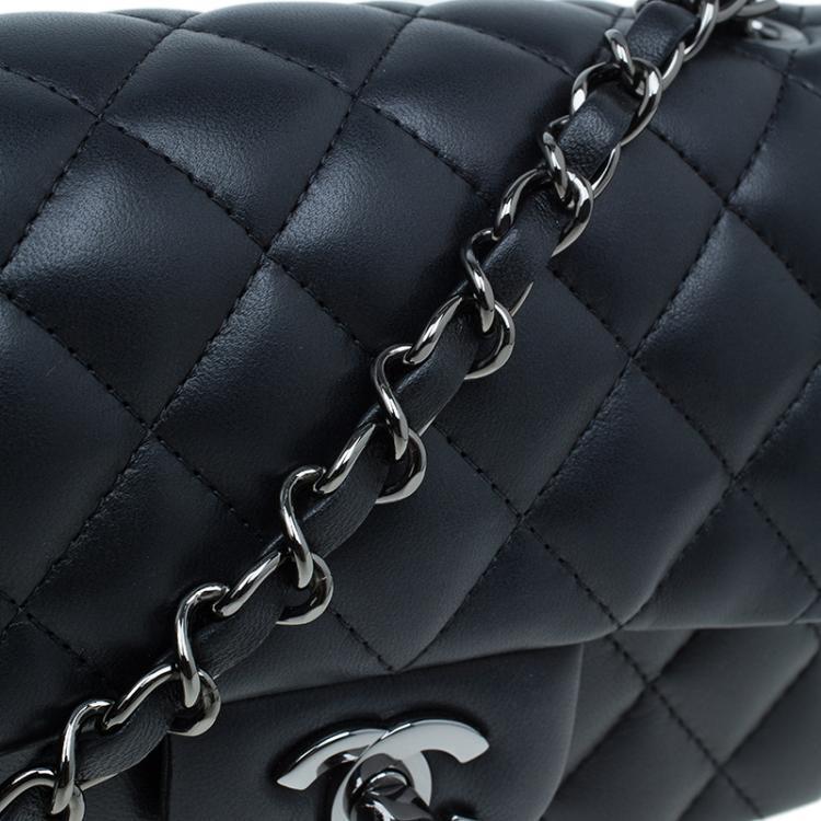 Pre Owned Chanel Black Quilted Leather New Mini Classic Single Flap Bag