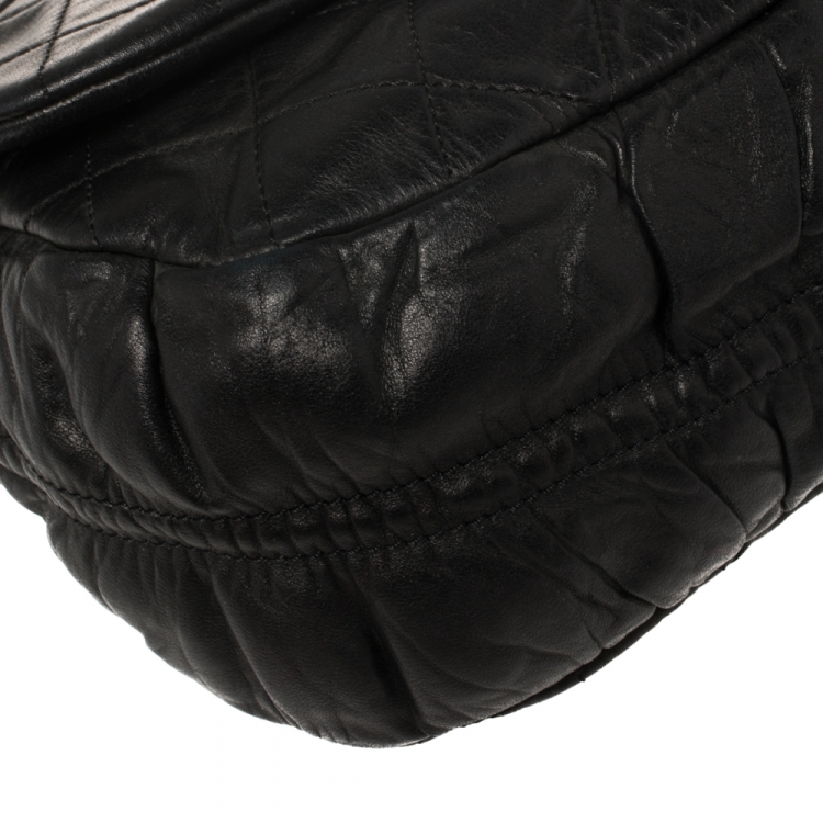 Pre Owned Chanel Black Quilted Pleats Leather Flap CC Charm Hobo