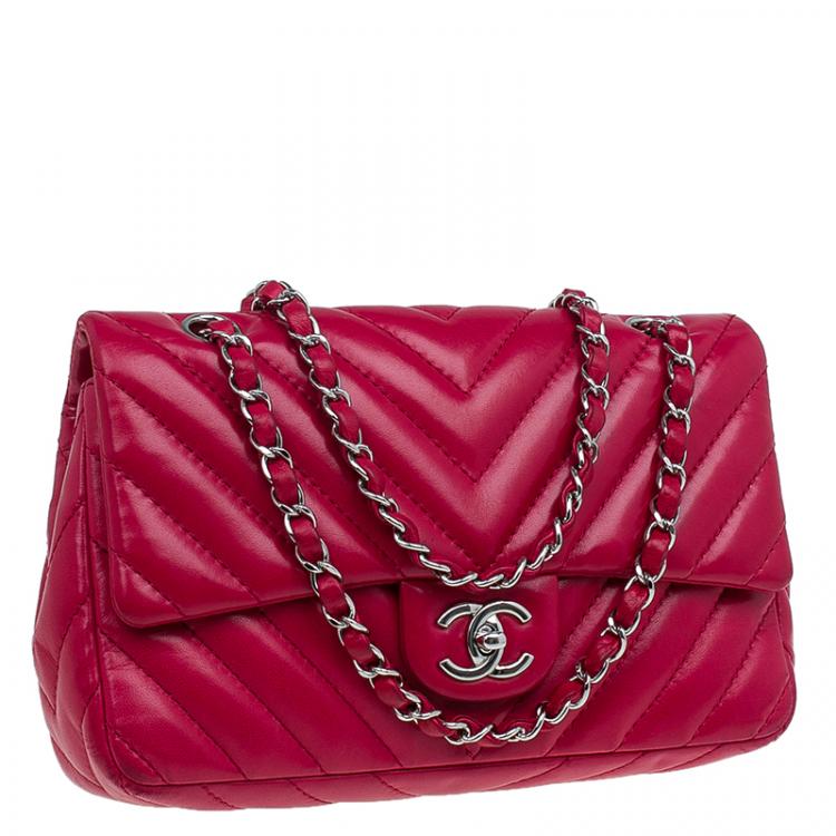 Pre Owned Chanel Red Chevron Quilted Lambskin Medium Classic Single Flap Bag