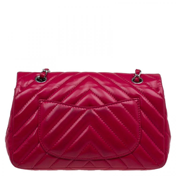 Pre Owned Chanel Red Chevron Quilted Lambskin Medium Classic Single Flap Bag