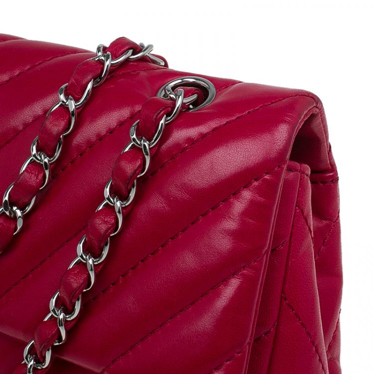 Pre Owned Chanel Red Chevron Quilted Lambskin Medium Classic Single Flap Bag