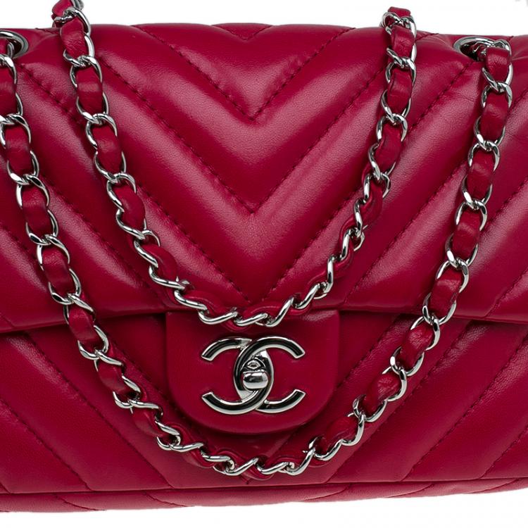 Pre Owned Chanel Red Chevron Quilted Lambskin Medium Classic Single Flap Bag