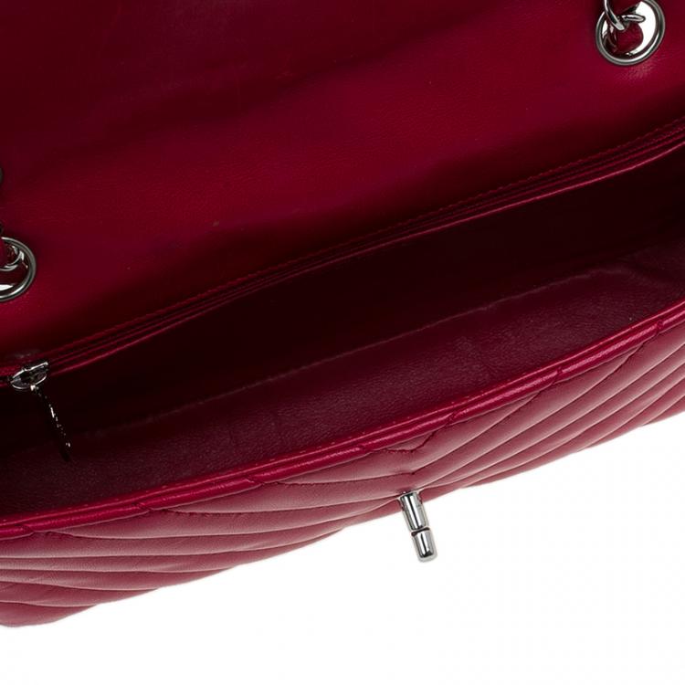 Pre Owned Chanel Red Chevron Quilted Lambskin Medium Classic Single Flap Bag