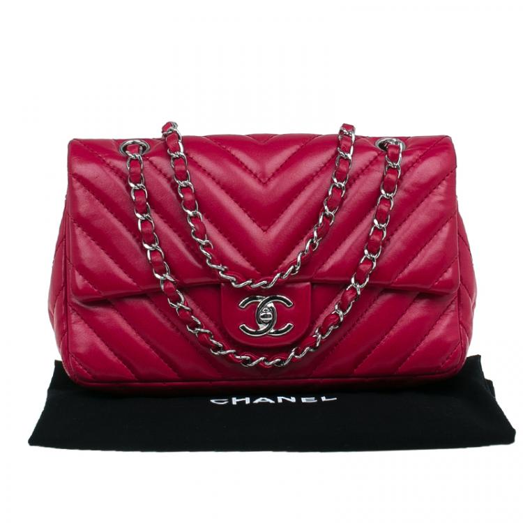 Pre Owned Chanel Red Chevron Quilted Lambskin Medium Classic Single Flap Bag
