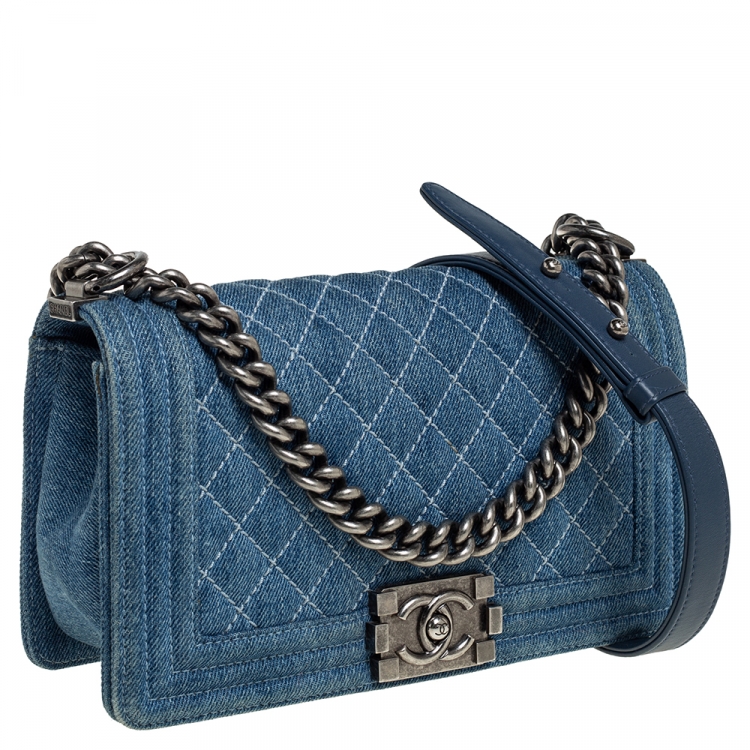 Pre Owned Chanel Blue Quilted Denim Medium Boy Flap Bag