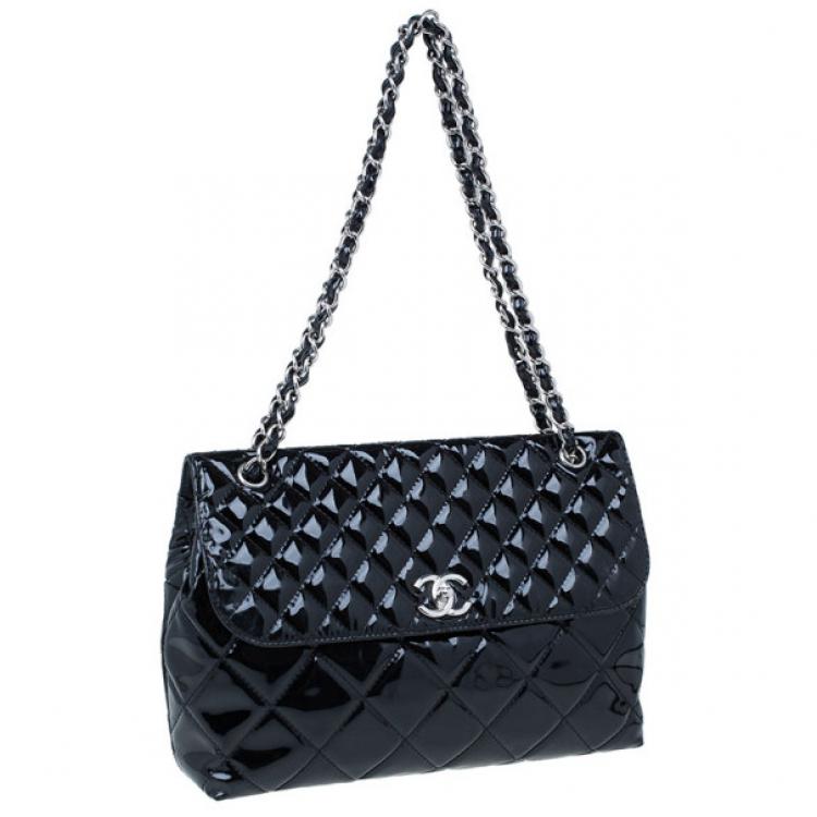 مملوكة مسبقًا Chanel Black Patent Leather Quilted Flap Bag