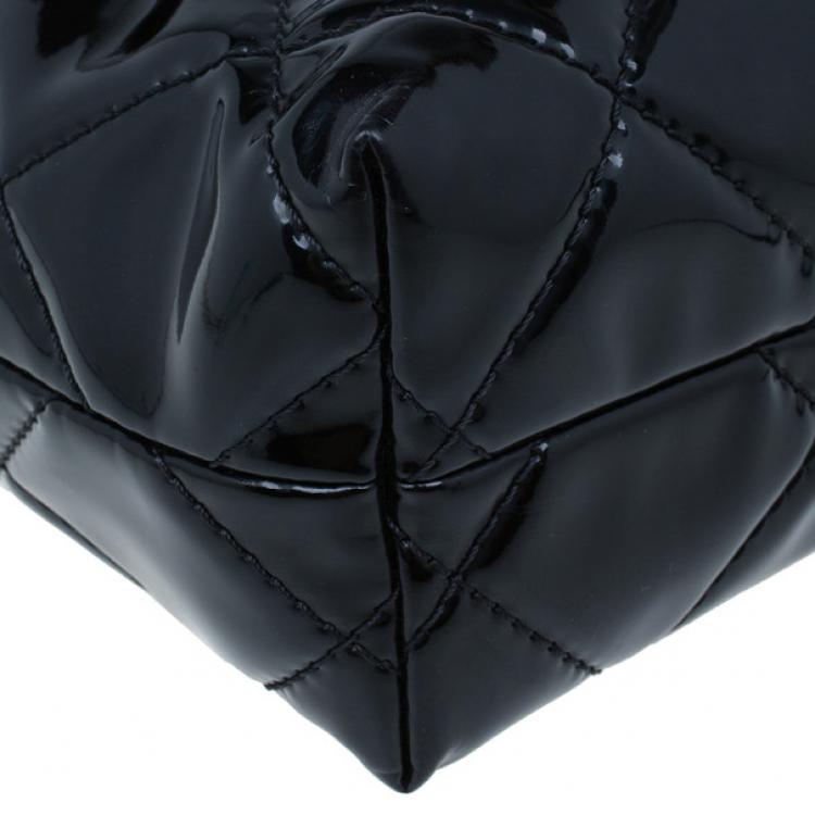 مملوكة مسبقًا Chanel Black Patent Leather Quilted Flap Bag