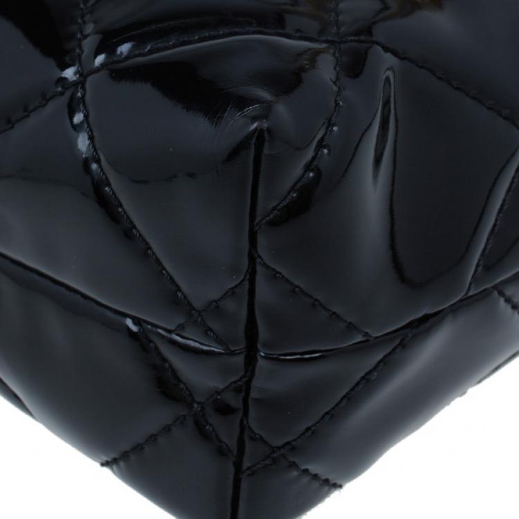 مملوك ة مسبقًا Chanel Black Patent Leather Quilted Flap Bag