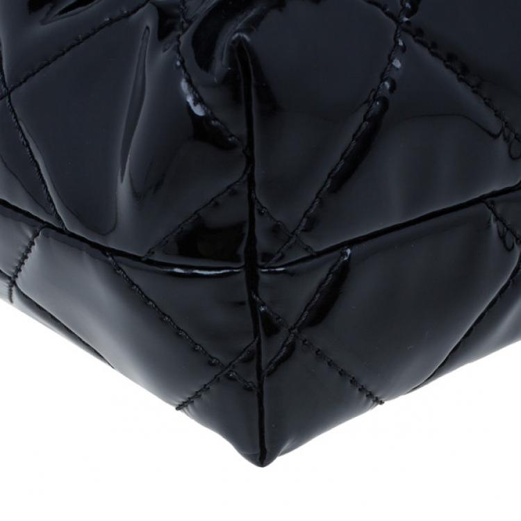 مملوكة مسبقًا Chanel Black Patent Leather Quilted Flap Bag