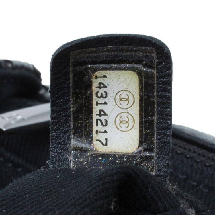 مملوكة مسبقًا Chanel Black Patent Leather Quilted Flap Bag